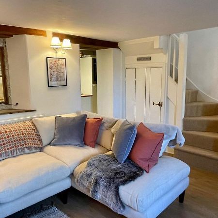 Hebe Cottage - Idyllic And Homely With Attention To Detail Atworth Exterior photo