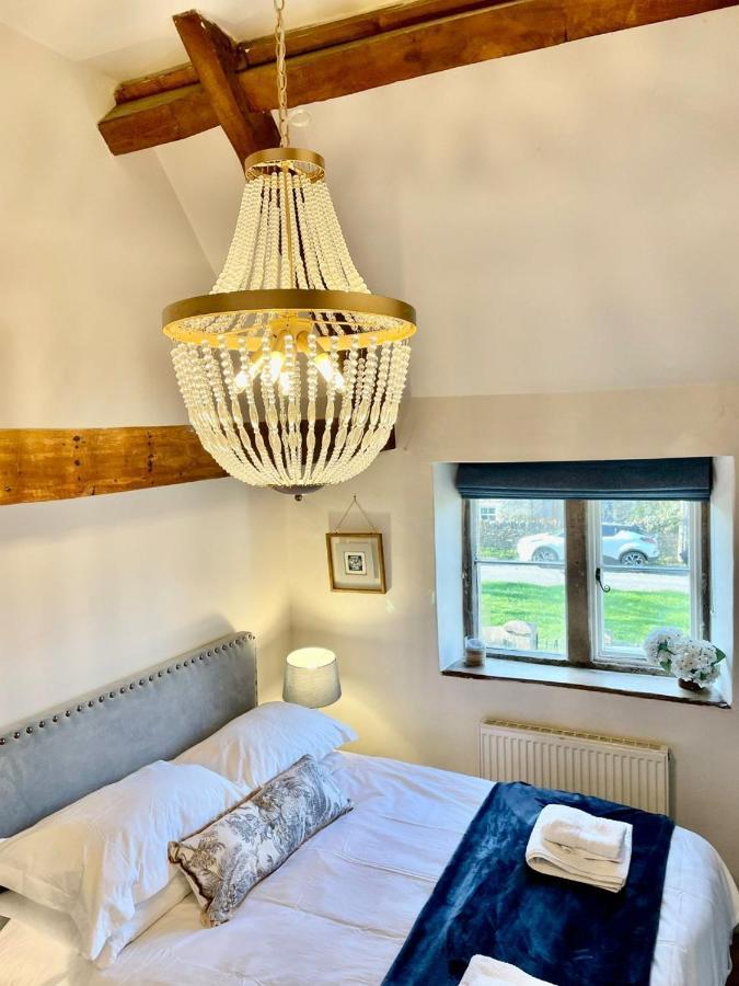 Hebe Cottage - Idyllic And Homely With Attention To Detail Atworth Exterior photo