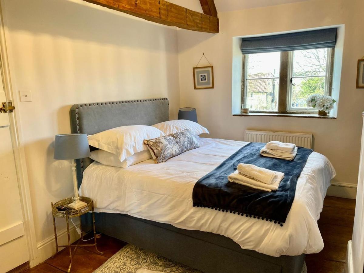 Hebe Cottage - Idyllic And Homely With Attention To Detail Atworth Exterior photo