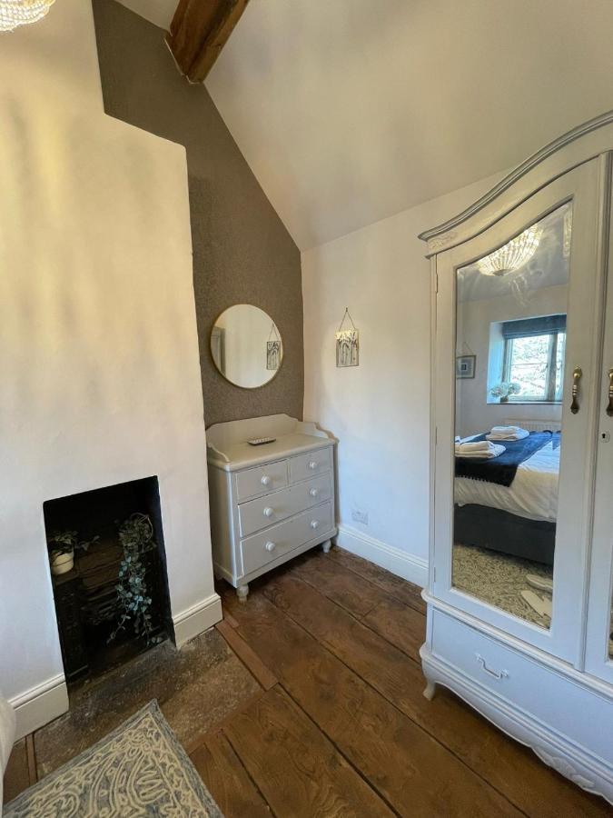 Hebe Cottage - Idyllic And Homely With Attention To Detail Atworth Exterior photo